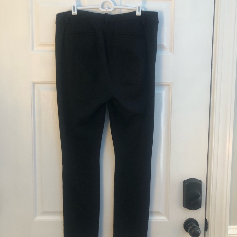 Cabi black dress pants. 72%rayon/24%nylon/4% spandex. Style number 3573.